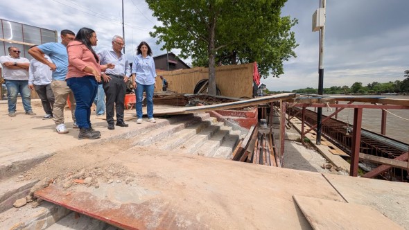 En el Puerto de Frutos, Julio Zamora supervisó la construcción de un mirador peatonal